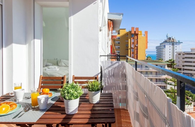 Sol Montemar 57 - Terrace, Swimming Pool, Parking, 200m from the beach
