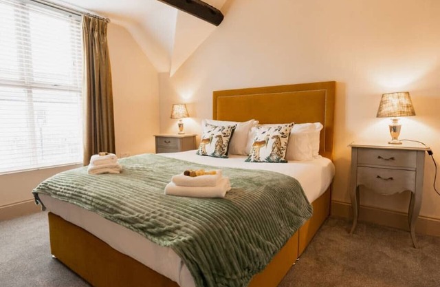Stylish & modern terraced home | Sleeps up to 11