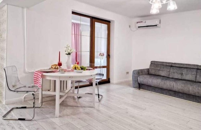 Central stylish apartment