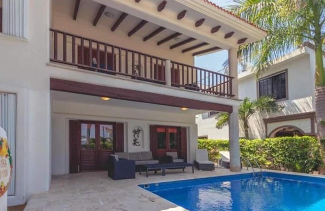 Private rooftop with a stunning ocean view. Private pool. Sleeps 8 guests.