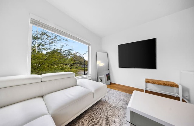 El Portal Miami 2 Bedroom Apartment