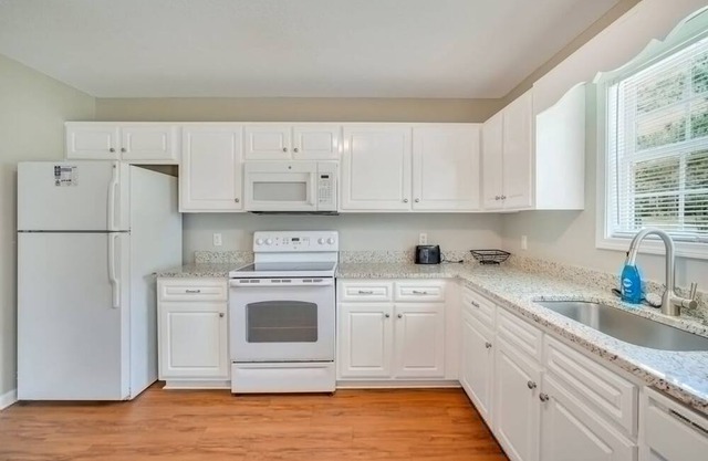 Charming Gray Home- 5 Mins From GSU