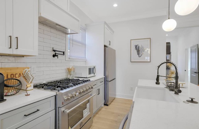 Style and Serenity. 6 min from Mercedes Benz Stadium and major Hospitals