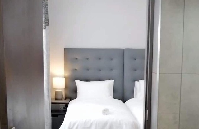 La Orchard hotel