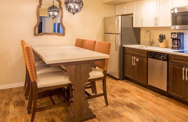 OCEANFRONT 1 Bdrm, Casa Del Mar Resort 10 miles from Daytona Beach