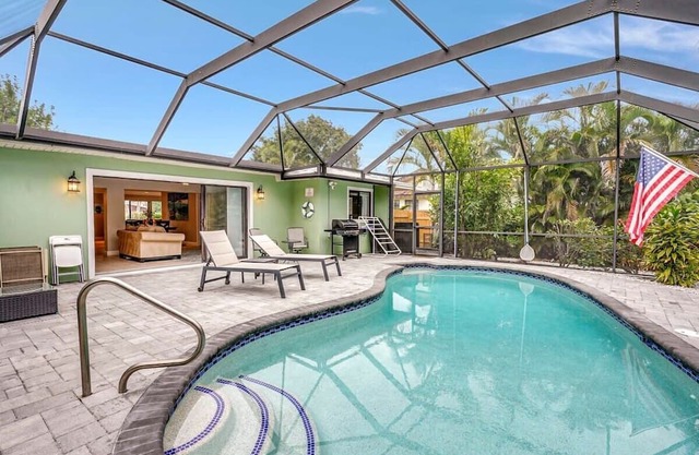 Heated Pool Home Close to Historic Ft Myers