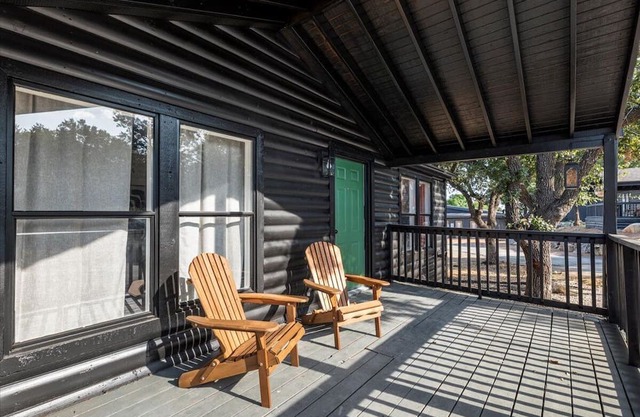 Starlight Horizon - The Mustang Cabin D
