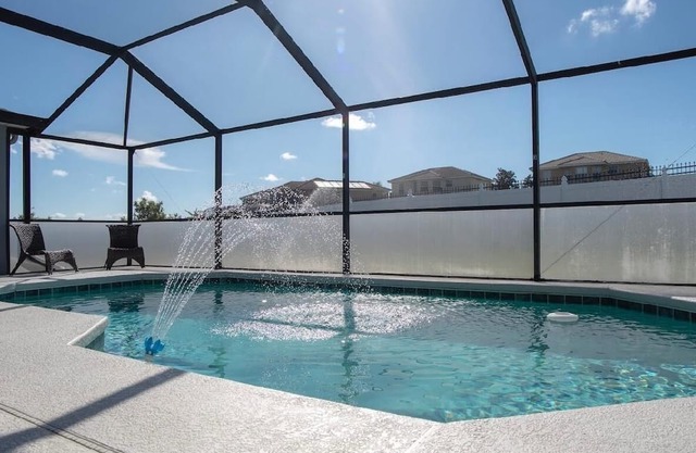 4 BR +Themed Rooms & Private Pool 7 Miles to Disney!