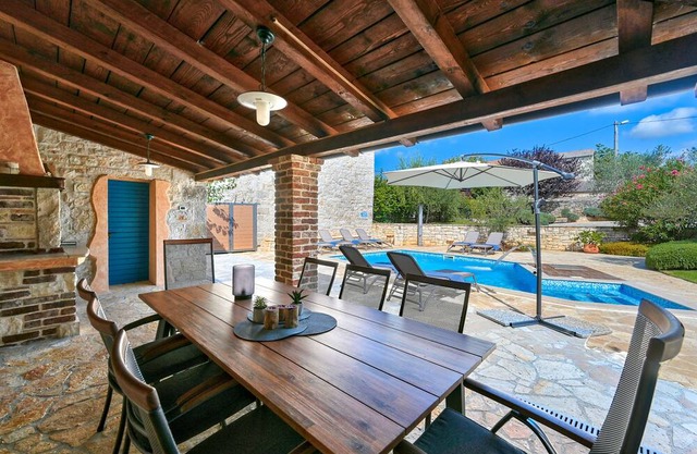 Rustic Villa Simone with pool for 8 persons is located 8 km from Porec