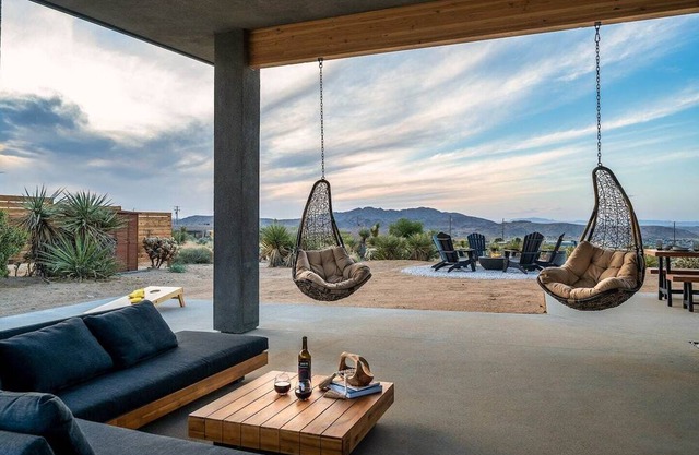 Desert Oasis with Hot Tub, Pool and Views!