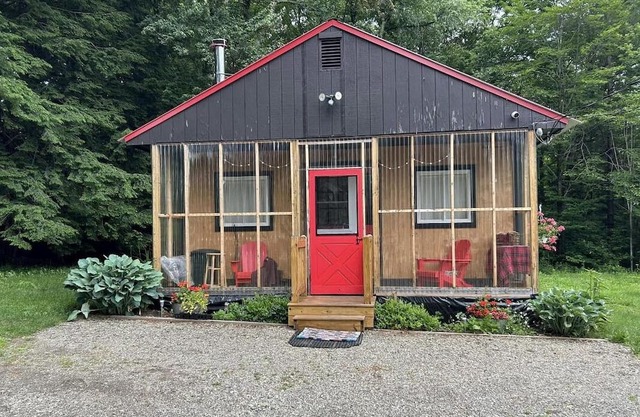 Cozy cottage in northern Vermont near Jay Peak.