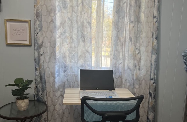 Cozy ranch in quiet neighborhood, with close proximity to mall and restaurants!