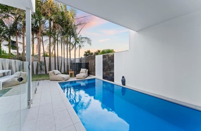 Sundown Serenity Coastal Comfort at Merewether
