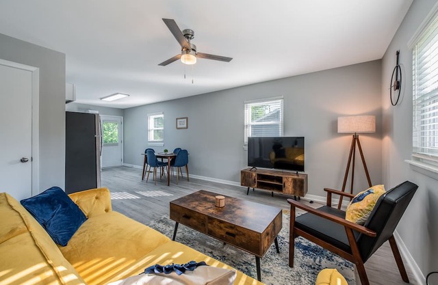 The Blue Bird, newly renovated modern home close to downtown Raleigh