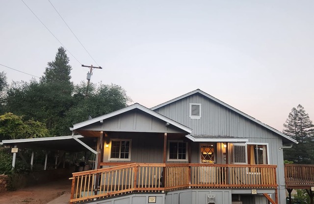 Yosemite Nest: Refreshed Vintage Retreat conveniently located near Yosemite NP
