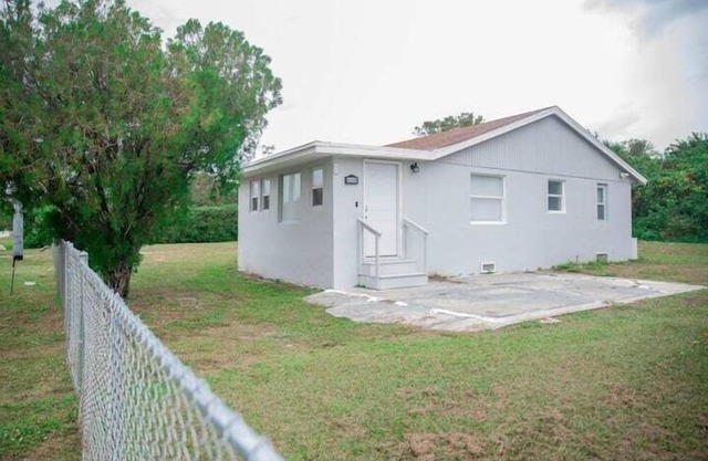 3 Bedroom 732468 by Houzlet