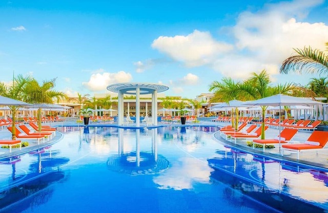 The Grand Moon Palace w/ Diamond All-inclusive!