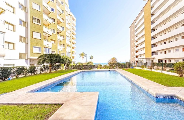 96 - Club Maritimo Sea View