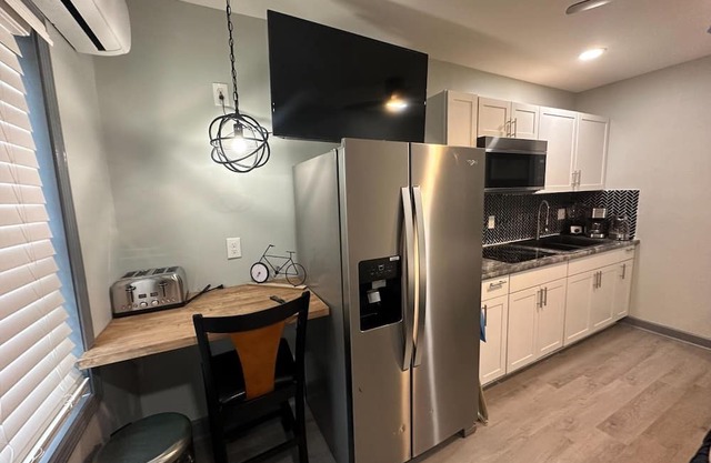 studio 1 min from Southern Regional hospital 15 MiN FROM ATLANTA APT B