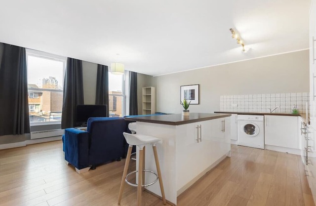 2 bedroom flat Central London