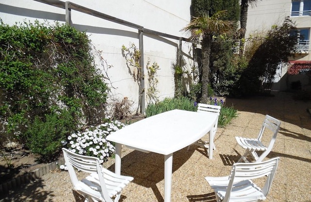Villa típica con terraza a 2 min de la playa y cerca de comercios
