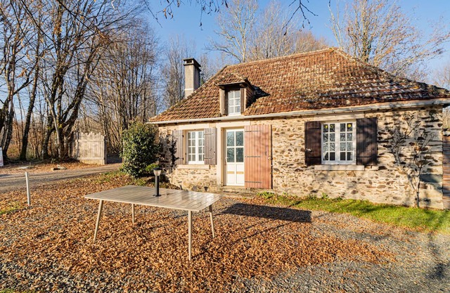 Holiday Home 'La Maisonnette D'antan' with Mountain View, Shared Garden and Wi-Fi