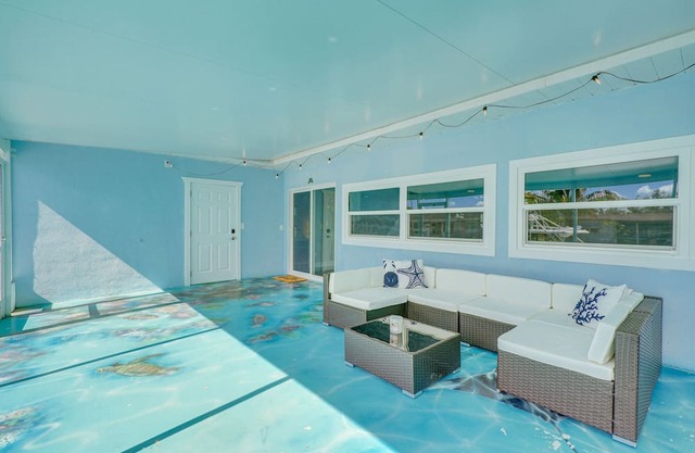 North Fort Myers Home w/ Hot Tub & Boat Dock