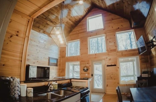 Secluded 12-Acre Retreat w/ Hot Tub, Mountain Views, Arcade - Red River Gorge