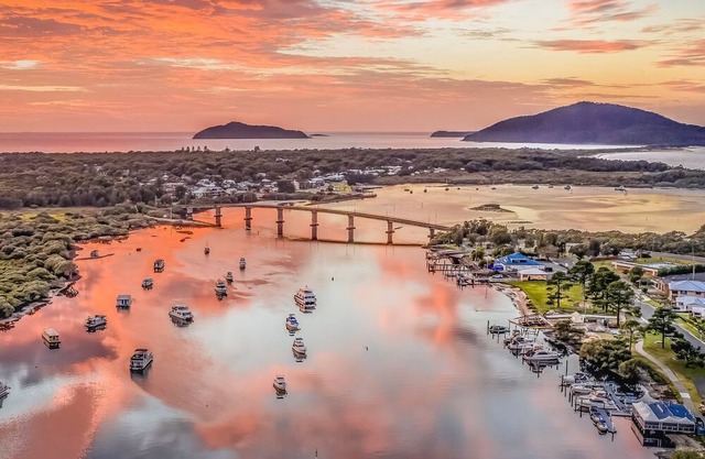 Summer Bay Sunsets - Pet Friendly