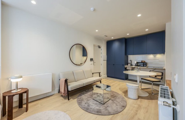 Modern studio near the Royal Palace 01