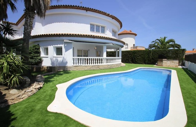 Holiday house Miami-Platja for 1 - 12 persons with 5 bedrooms - Holiday home