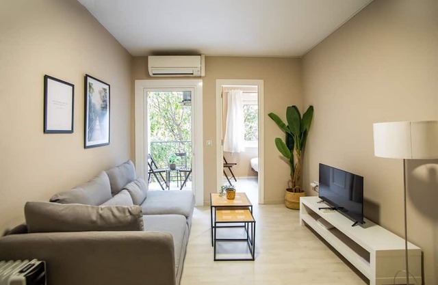 12TOGO1035 - Spacious Apartment near Camp Nou