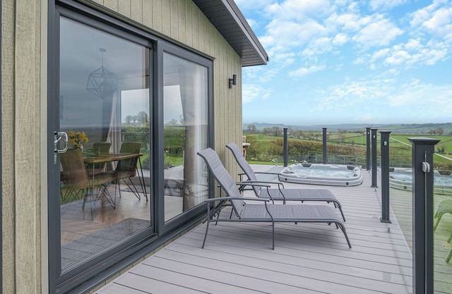Alojamiento de 2 habitaciones en Midsomer House, East Compton