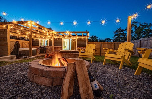 The SunHaus#HotTub#FirePIt#Arcade#Pet Friendly#