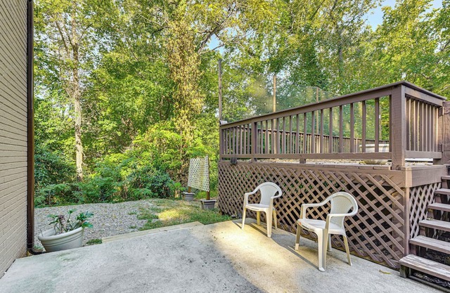 2 Mi to Downtown Monroe: Quiet Apt w/ Patio