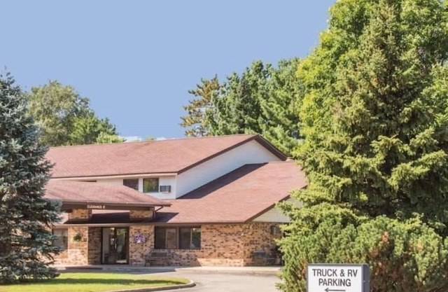 Charming Room Near Hiking Trails and Nordic + Free Parking