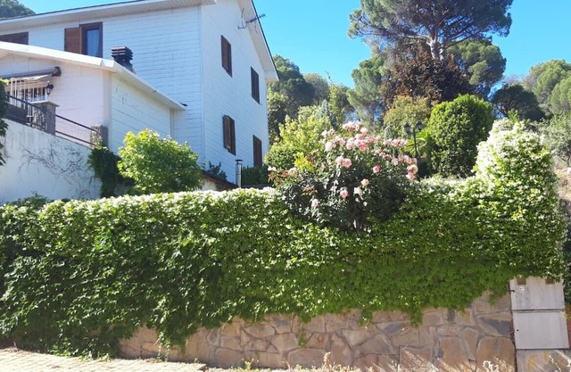 Country House 'Casira San Martín' with Lake Views, Private Pool and Wi-Fi