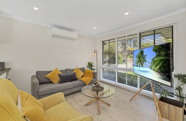 NEW TO VRBO: Relaxing 3BR Wanniassa with Easy Local Access