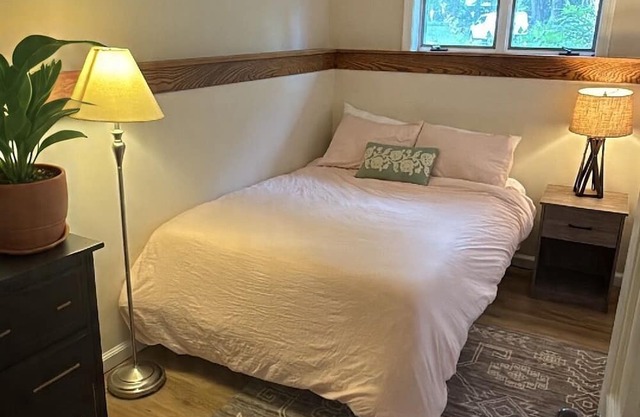 bedroom rental in rarely occupied house