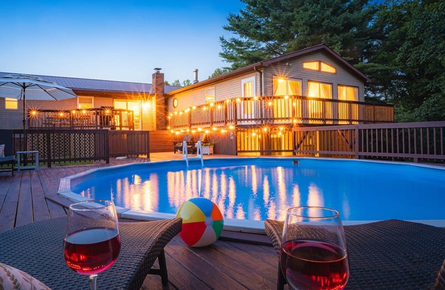 NRG Entertainment Retreat - Swimming Pool - Rock Climbing - Gameroom - Theater