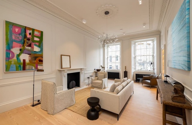 Windsor Townhouse - Five Bedroom Villa, Sleeps 10