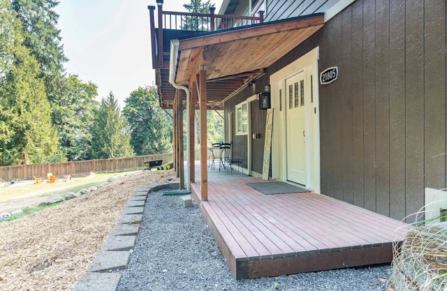 quiet 2-bedroom Woodinville