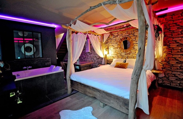 Évasion Safari luxe, Private XXL Spa, Cinema screen, Waterfall, Sleeps 4