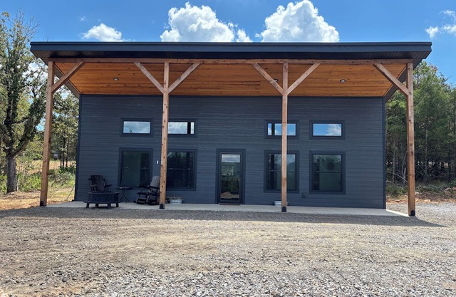 King Cullen Cabin - Brand New In Charming Clarksville, Arkansas