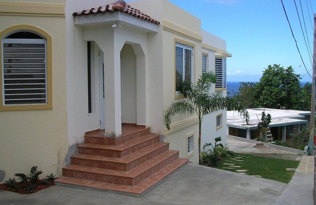 WaveView - Rincon Apartment Rentals: (The Evon) Puntas 1 BR Condo w/ Ocean View