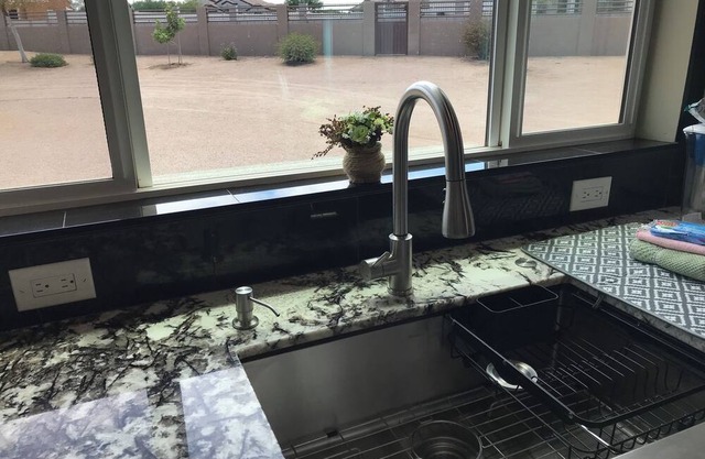 Charming 1-bdrm casita w rooftop walk deck. Mountain View’s & beautiful sunsets!