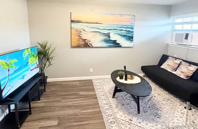Cozy 1BD/1BA In North Central Austin, Next To I35, 15 Minutes To Downtown