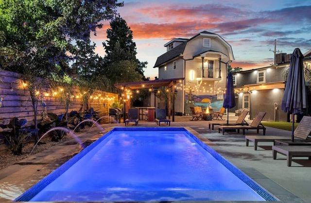 NOLA Getaway! 4BR w Shared Backyard near Streetcar