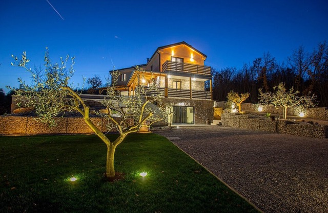 Beautiful Villa Dominika in Rakotule with endless pool
