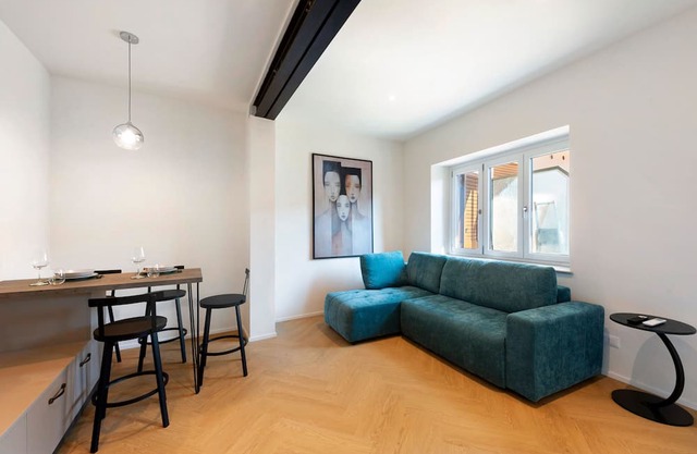 San Lorenzo Apartment with Balcony and Air Conditioning